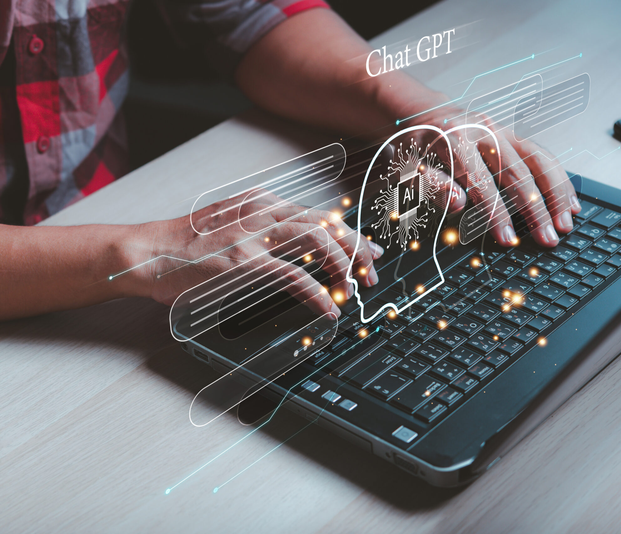 Ein Mann nutzt ChatGPT an seinem Laptop